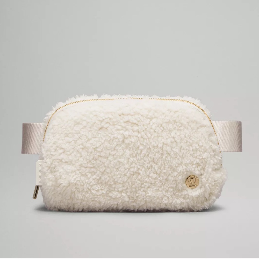 Lululemon Everywhere Fleece Belt Bag - New